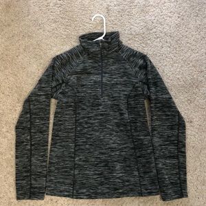 Mountain Hardwear Grey 1/4 Zip Fleece